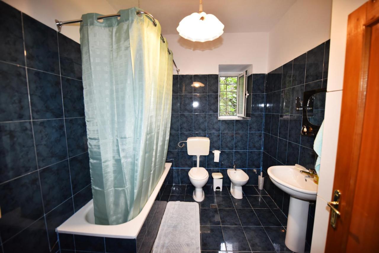 12 B&B Shkoder Exterior photo