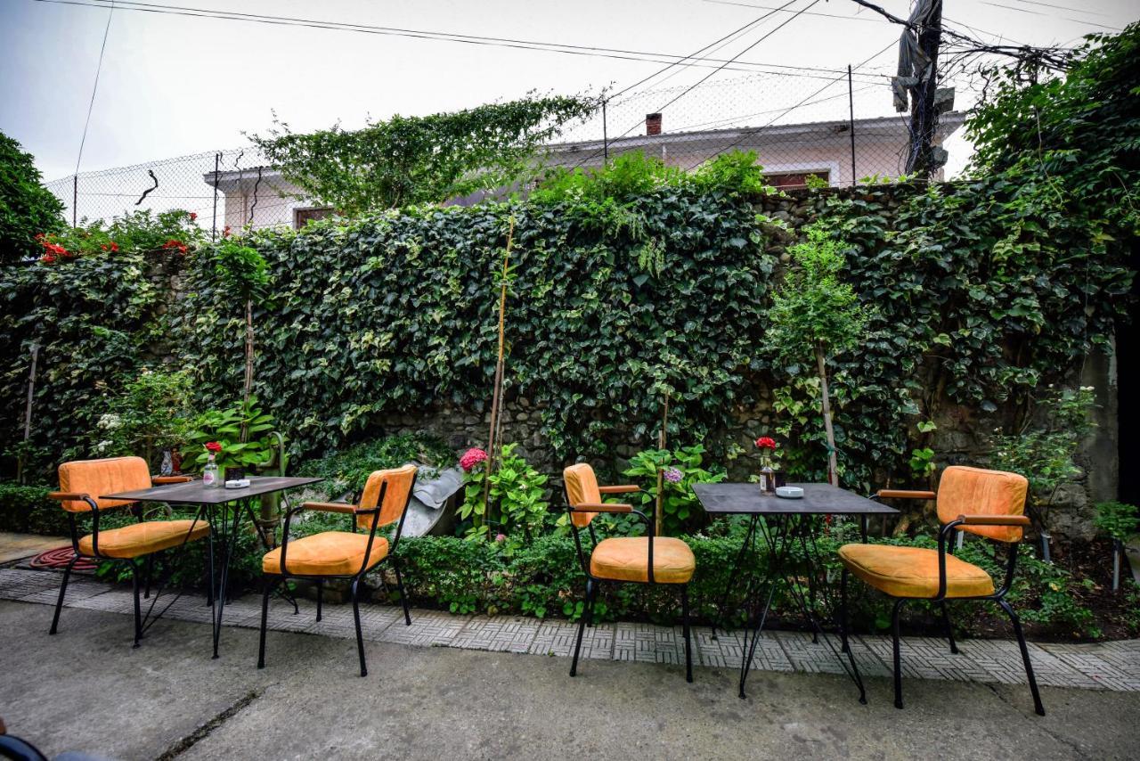 12 B&B Shkoder Exterior photo